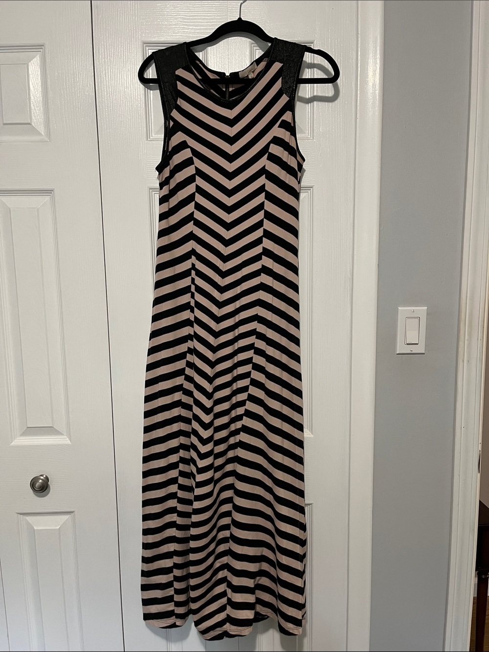 Monteau Black and Beige Chevron Stripe Maxi Dress